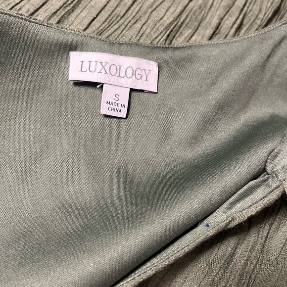 Green  tiered women's tie-front midi dress Small - Picture 6 of 6